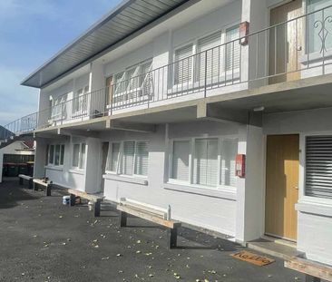 Charming 2BR Unit in Vibrant Rotorua - Photo 1