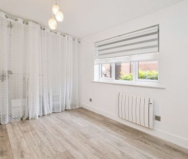 1-Bed Ground Floor Flat | 15 Min Walk to Elizabeth Line | Parking | - Photo 3