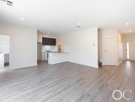 Open the Door to Contemporary Comfort - Photo 2