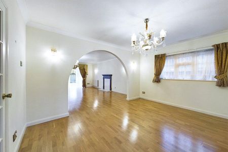 5 bedroom bungalow to rent - Photo 3