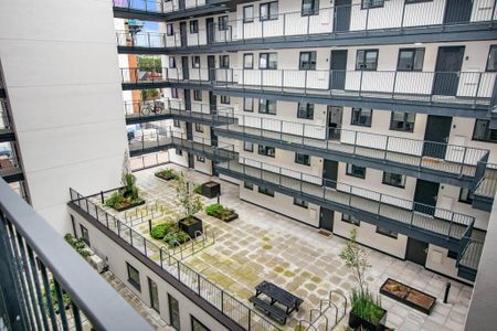 2 bedroom flat to rent - Photo 2