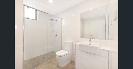 Quality Two Bedroom Apartment in Central Location - Photo 2