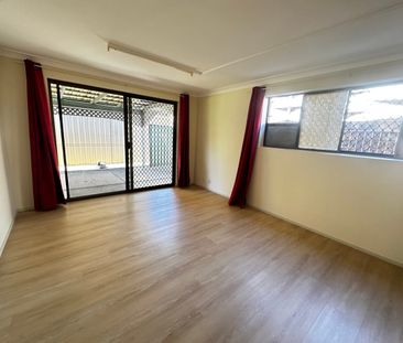 2-bedroom studio with bills included - Photo 2