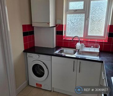 4 bedroom terraced house to rent - Photo 5