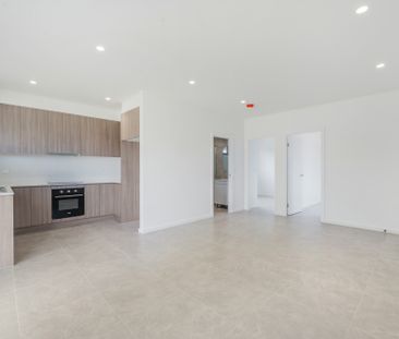 Stylish, Private & Convenient Living - Photo 4