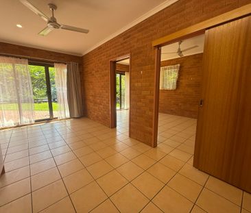 Studio in Richmond Hill - Photo 2