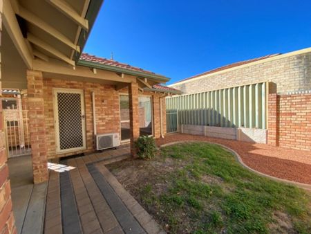 FULLY RENOVATED 3X1 IN A OVER 55’s COMPLEX - Photo 3