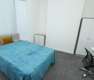 4 bedroom House To Let - Photo 6