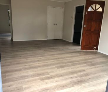 East Tamaki - Photo 3