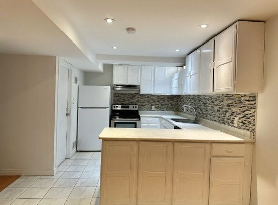 For Lease - 138 Keffer Circle, Newmarket, Ontario - Photo 1