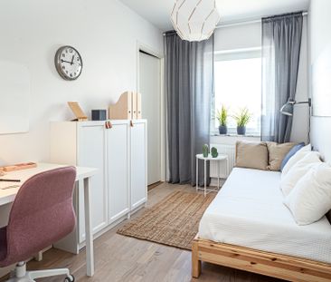 Bäckby Torggata, Västerås - Photo 1