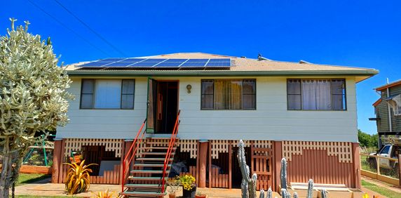 Charming Family Home in the heart of Childers - Photo 2