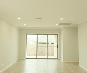 5 Bearsden Street, Spring Mountain, QLD 4300 - Photo 1