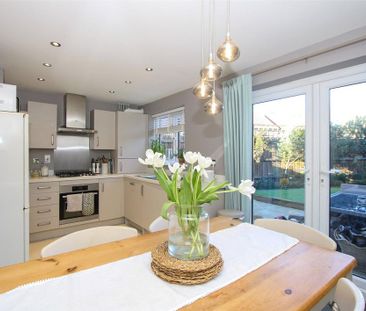 3 bedroom end of terrace house to rent - Photo 5