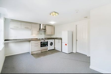 Bywater Court, Farnborough - Photo 3