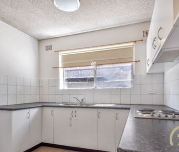 Well Maintained&comma; Two Bedroom Unit&excl; - Photo 1