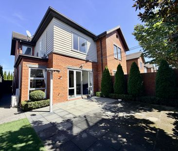 27 Henley Green, Northwood - Photo 2