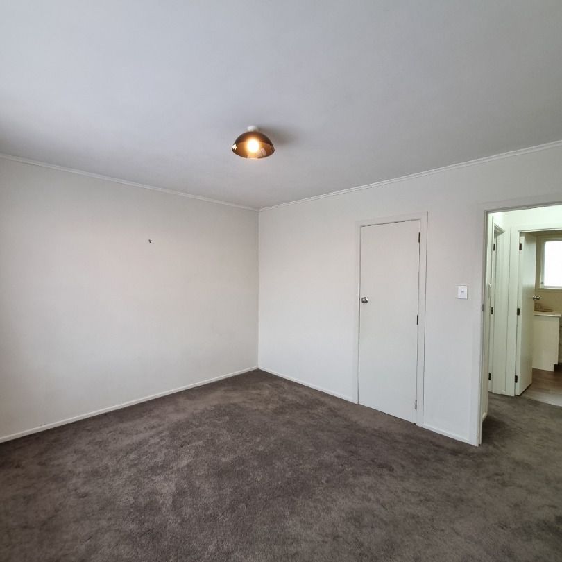 New Lynn 2-bedroom unit - Photo 1