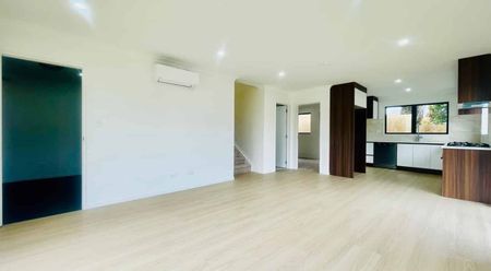 MANUREWA, 4 BEDROOMS - Photo 2