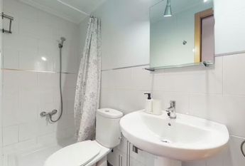 Avinguda del Port, Valencia, Valencian Community 46021