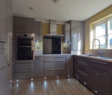4 bedroom house to rent - Photo 1