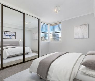 2 Bedroom Bright and Airy apartment with wraparound views - Photo 5