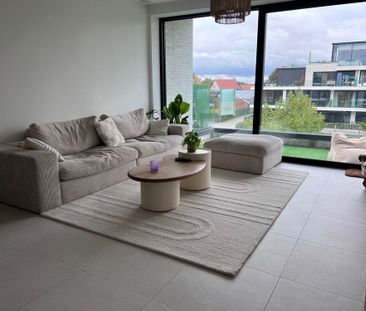 Nieuwbouwappartement met 2 slaapkamers, ruim terras en autostaanpla... - Foto 2