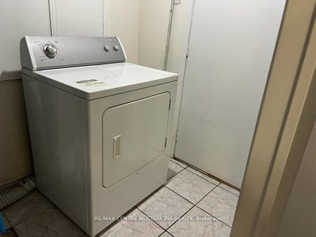 For Lease - 1088 Windbrook Grove Unit# Bsmt, Mississauga, Ontario - Photo 4