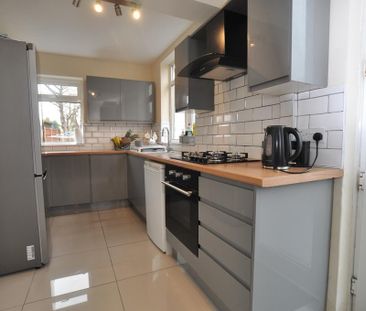 3 bedroom semi-detached house to rent - Photo 3