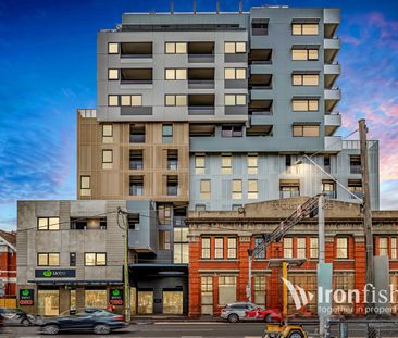 Iconic Building Meets Modern Living at its Best! - Photo 6