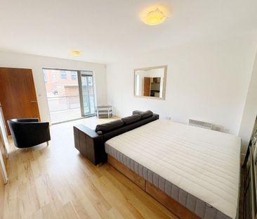 Studio to rent - Photo 2