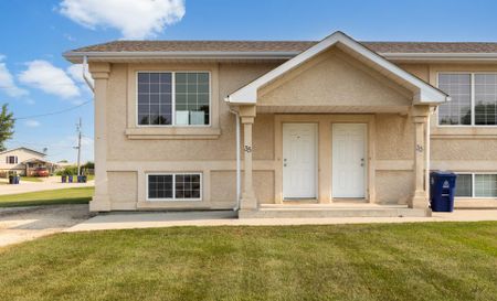 33 Fourth Avenue, Blumenort, MB - Photo 3