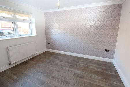 2 bedroom bungalow to rent - Photo 2