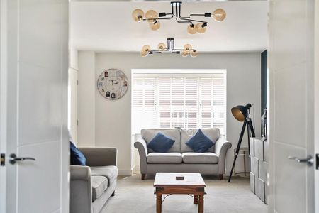 4 bedroom detached house to rent - Photo 4