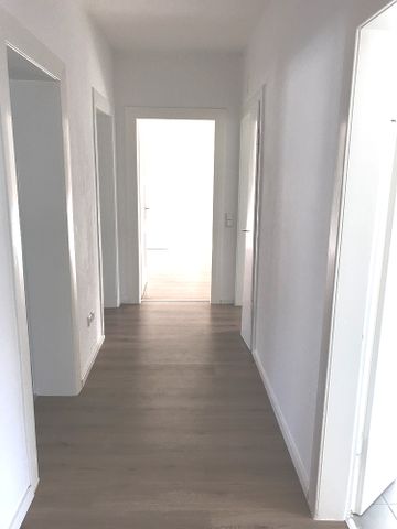 Helle 3 Zimmer Wohnung mit Balkon im 3. Obergeschoss - Foto 4