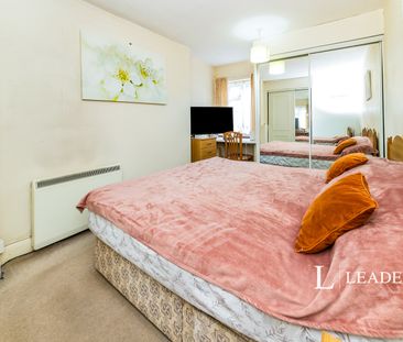 2 bedroom apartment to rent London Road, East Grinstead, RH19 - Photo 4