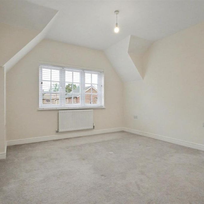 3 bedroom semi-detached house to rent - Photo 1