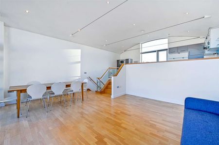 Stylish two bedroom apartment with city views. - Photo 2