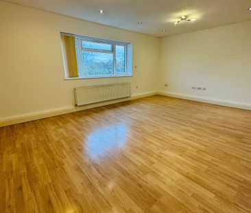 3 bedroom flat to rent - Photo 5