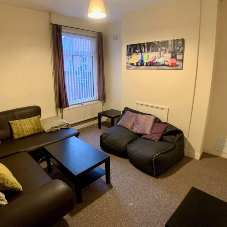 5 bedroom terraced house to rent - Photo 1