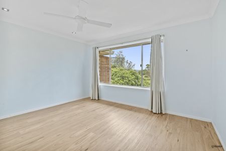 TWO LEVEL TOWNHOUSE - WALK TO BEACH! - Photo 2