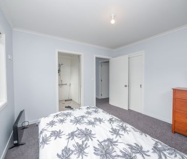 Modern & Spacious 3-Bedroom Brick Home For Rent - Photo 3