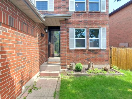 For Lease - 3400 Drummond Road, Mississauga, Ontario - Photo 5