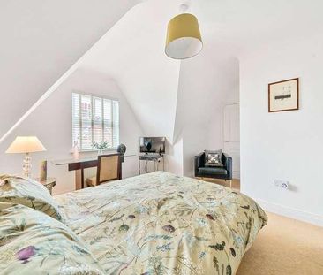 Bentley Place, Baker Street, Weybridge, Surrey, KT13 - Photo 1