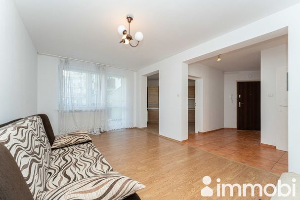 Warszawa, Wawer, Wał Miedzeszyński - Photo 1