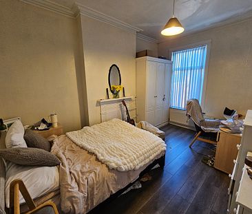 6 Bed Student Accommodation - Photo 2