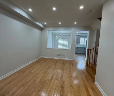 10 Birdsongs Street N - Photo 2