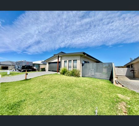 5 Trevally Avenue, Old Bar, NSW 2430 - Photo 5