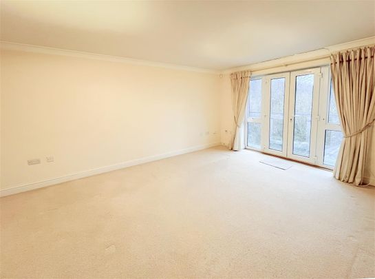 Beachy Head View, St. Leonards, TN38 8EY - Photo 1