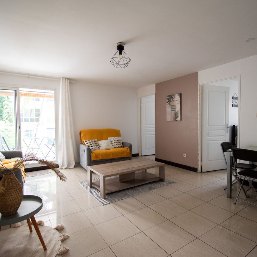 Location Appartement 3 pièces 56m² ST DENIS 97400 - Photo 1